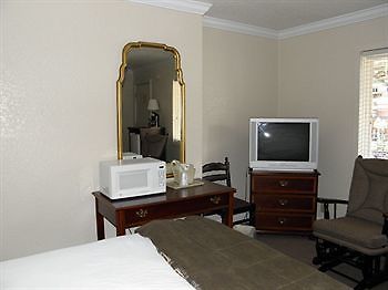 Smokyland Motel - Гатлинбург Экстерьер фото